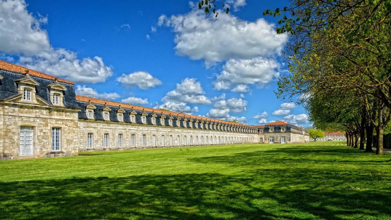 Maison Chaleureuse Avec Terrasse Privative Proche De La Gare Et Du Centre-Ville ロシュフォール エクステリア 写真