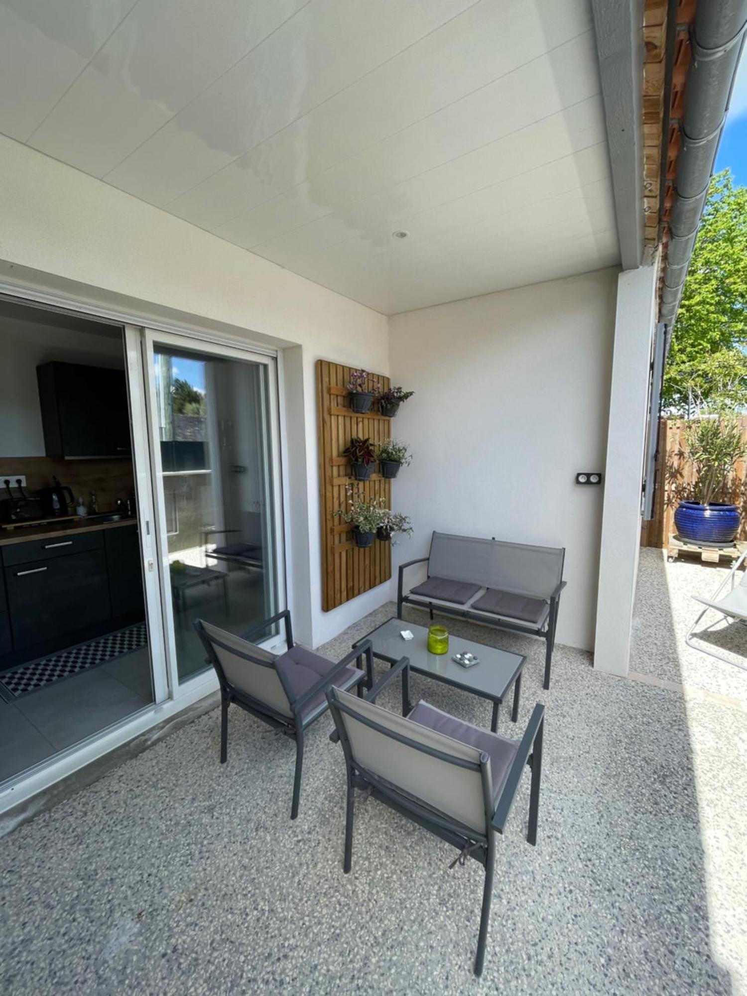 Maison Chaleureuse Avec Terrasse Privative Proche De La Gare Et Du Centre-Ville ロシュフォール エクステリア 写真