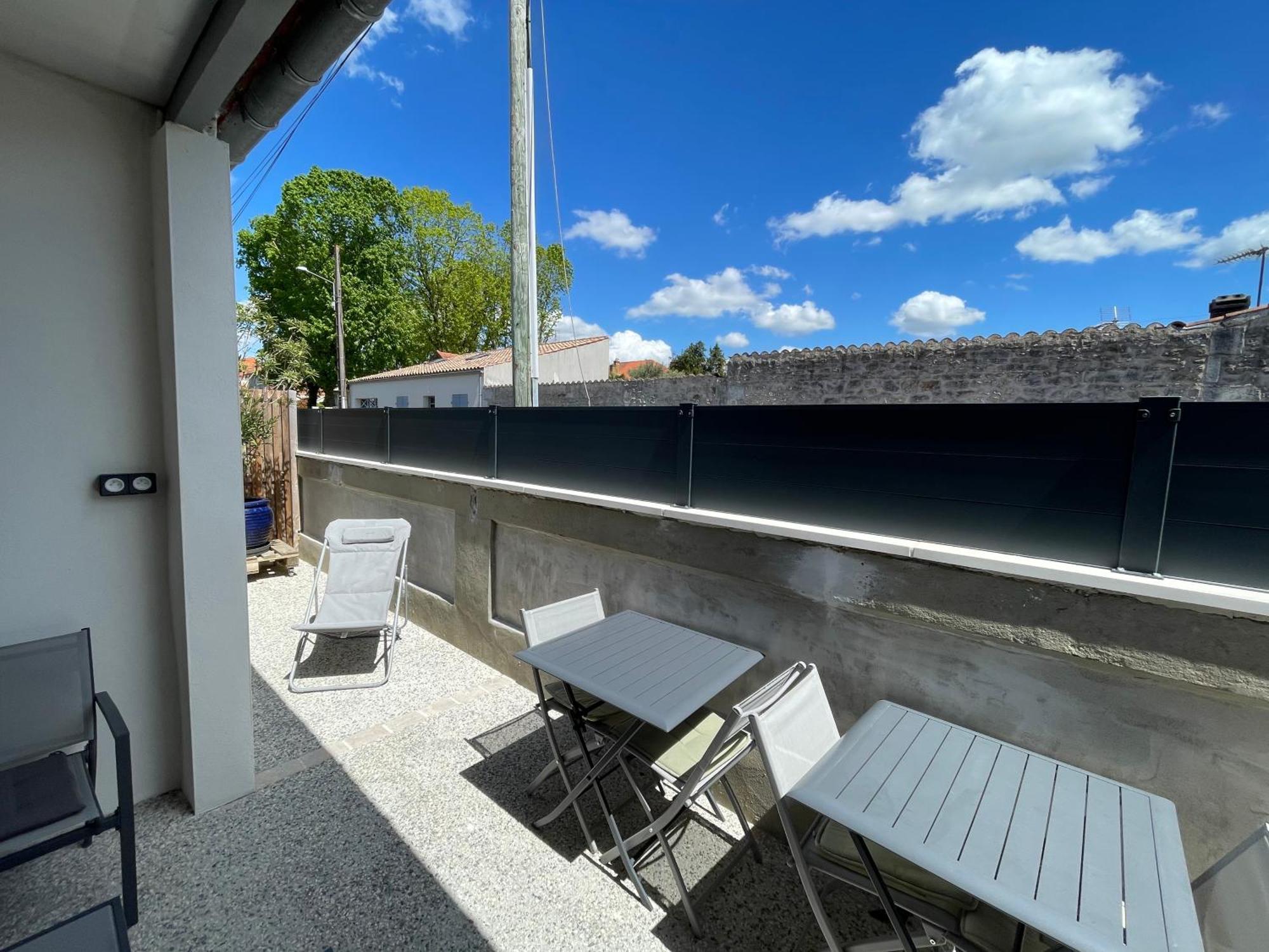Maison Chaleureuse Avec Terrasse Privative Proche De La Gare Et Du Centre-Ville ロシュフォール エクステリア 写真